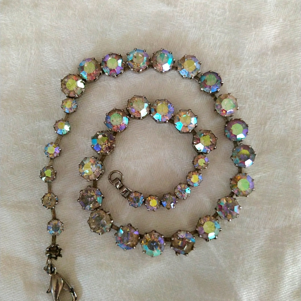 2 vintage costume jewelry necklaces